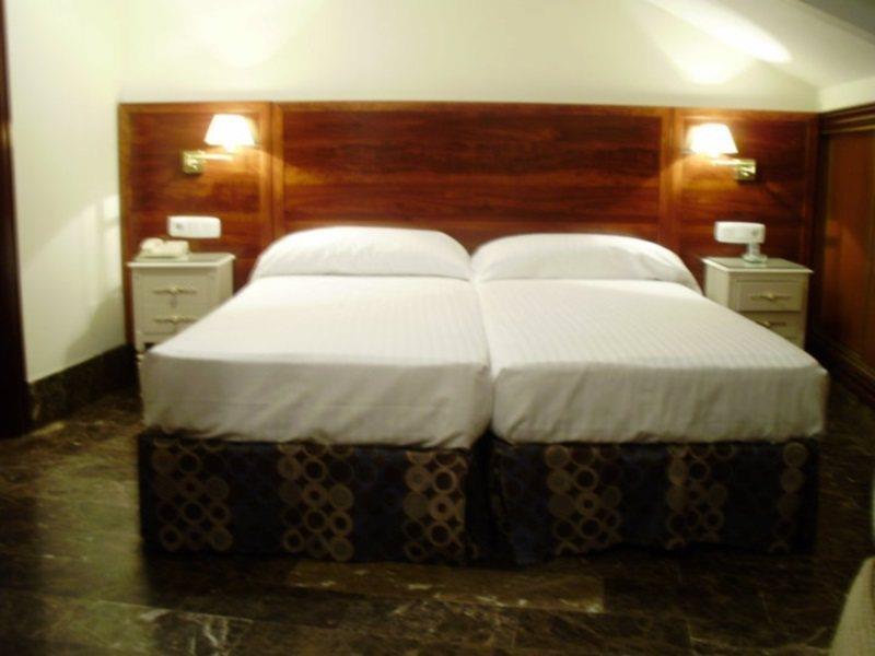 Hotel Boutique Catedral Valladolid Bagian luar foto